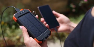 Will Solar-Powered Smartphones Become the Future?