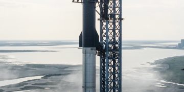 SpaceX Starship Program: Technological Breakthroughs and Risks – Can Mars Colonization Really Be Achieved?