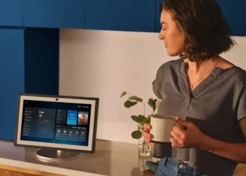 AI Home Assistants: Striking the Balance Between Life Efficiency and Privacy Security