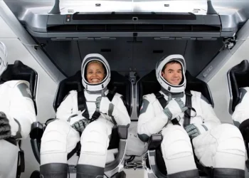 Will Interstellar Travel Become a New Choice for Human Survival or Remain an Unattainable Dream?