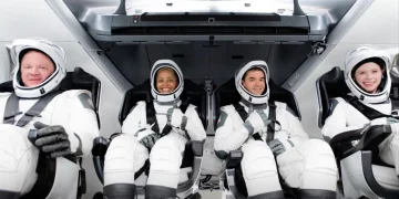 Will Interstellar Travel Become a New Choice for Human Survival or Remain an Unattainable Dream?